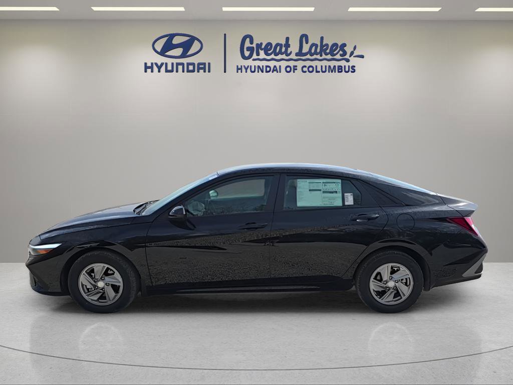 New 2026 Hyundai Elantra SE FWD image 2