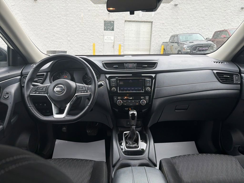 Used 2019 Nissan Rogue SV image 13
