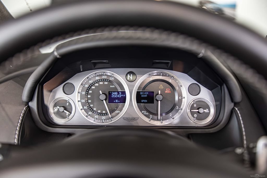 Used 2011 Aston Martin V8 Vantage S RWD image 23