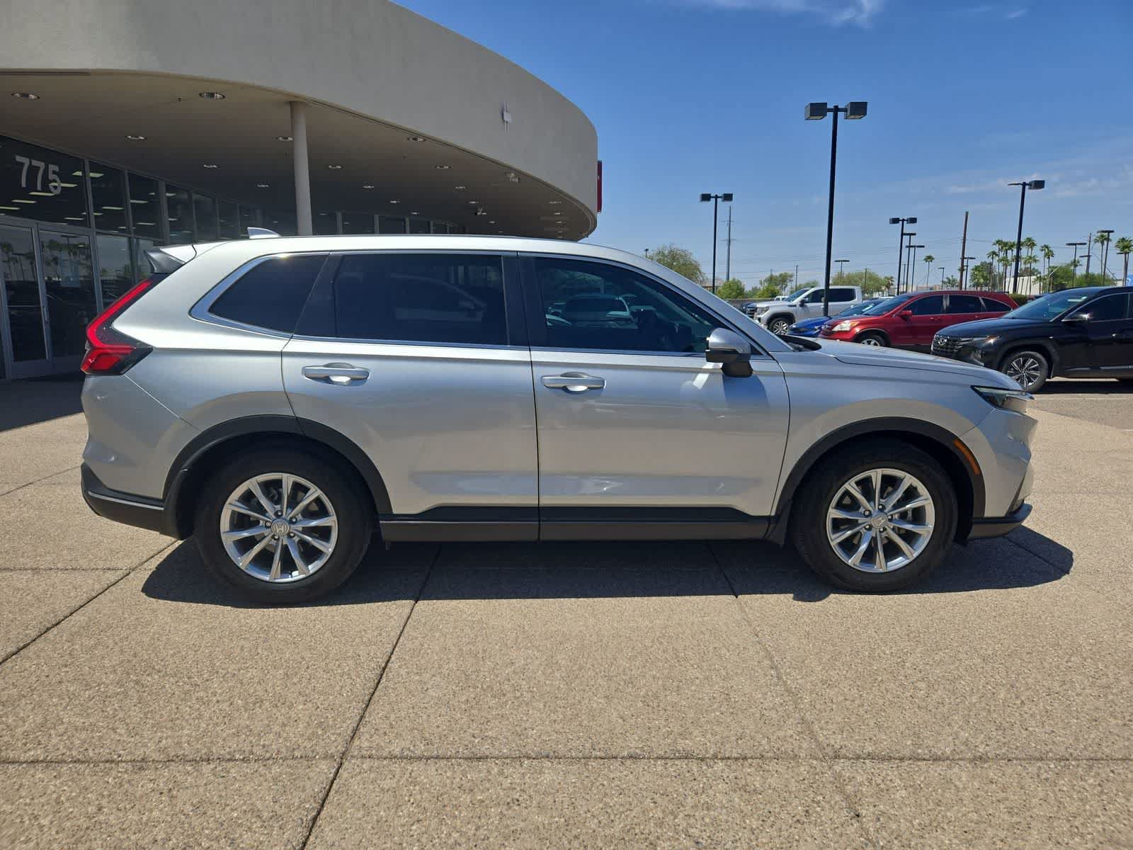 Used 2025 Honda CR-V EX-L image 9