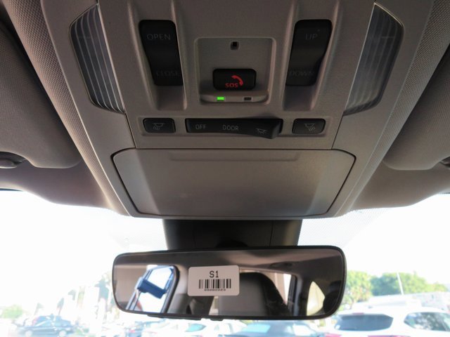 New 2025 Toyota Highlander XLE image 35