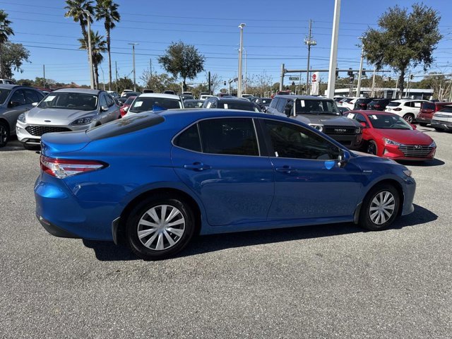Used 2020 Toyota Camry LE image 2