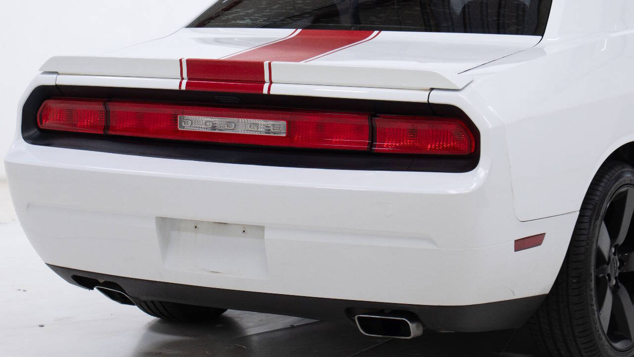 Used 2012 Dodge Challenger SXT RWD image 12