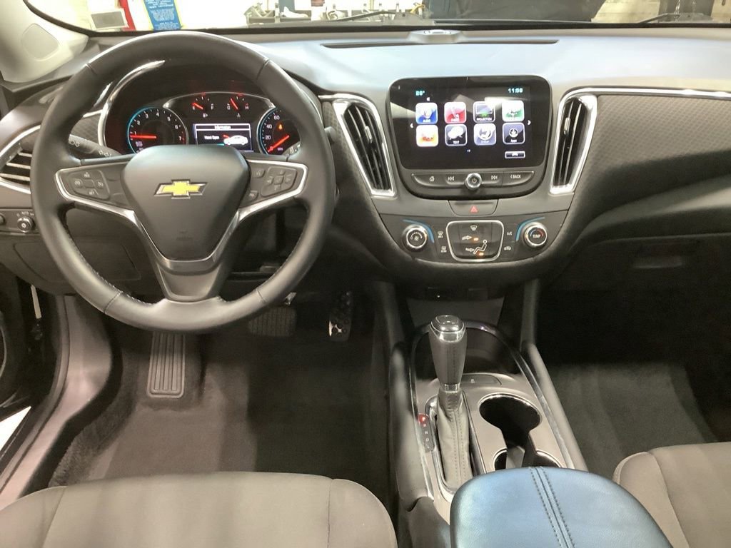 Used 2017 Chevrolet Malibu LT image 11