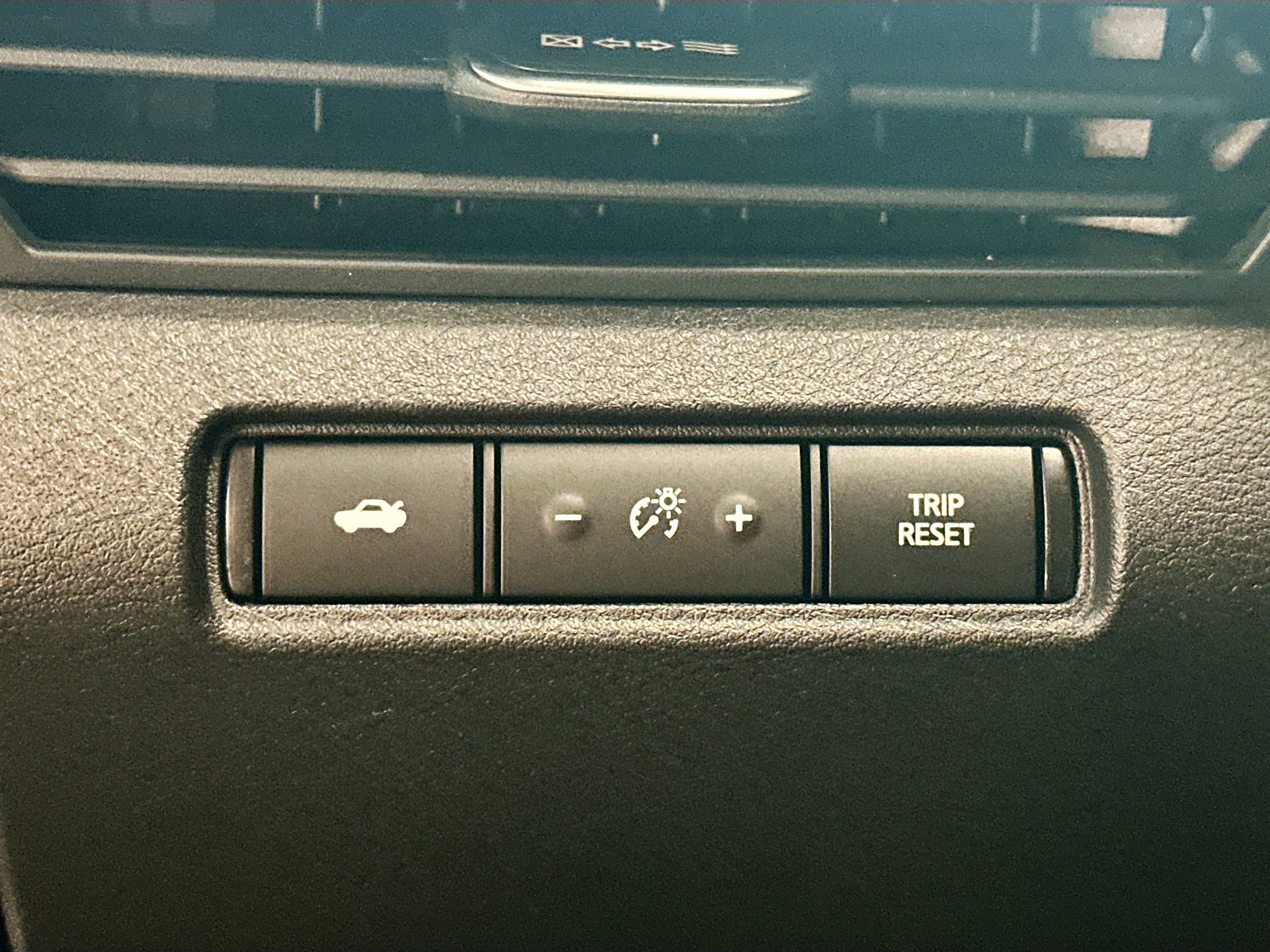 Used 2025 Nissan Altima 2.5 SV FWD image 16