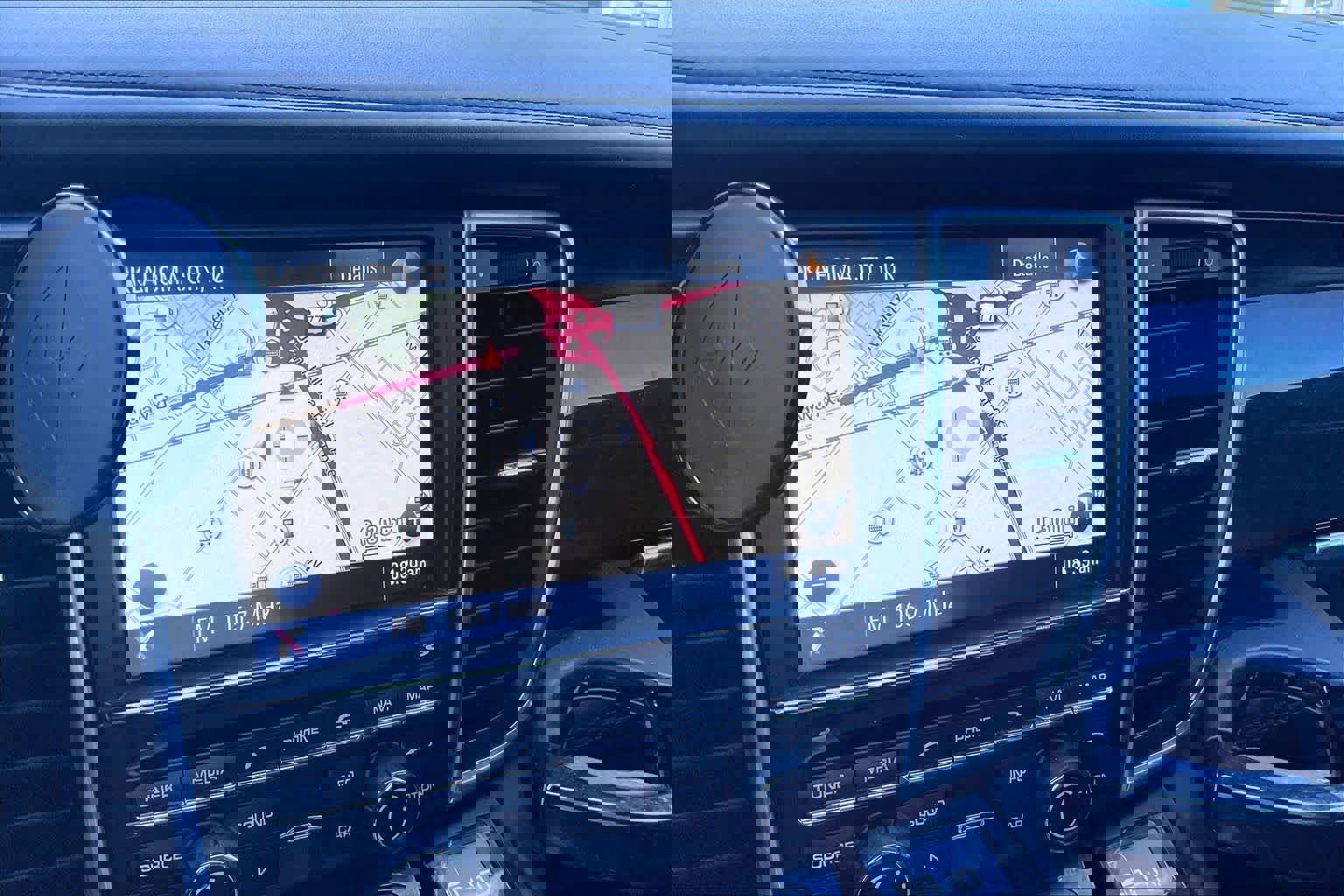 Used 2016 Porsche Panamera S image 32