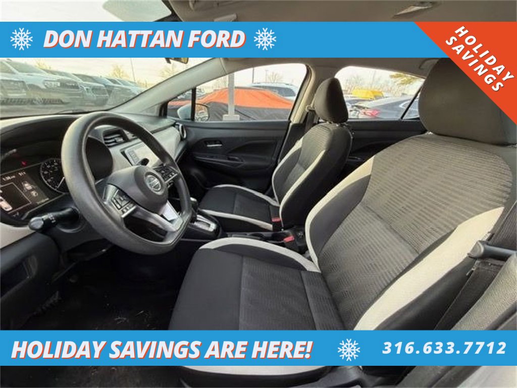 Used 2021 Nissan Versa SV image 4