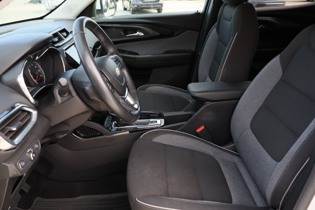 Used 2023 Chevrolet TrailBlazer LT FWD image 23