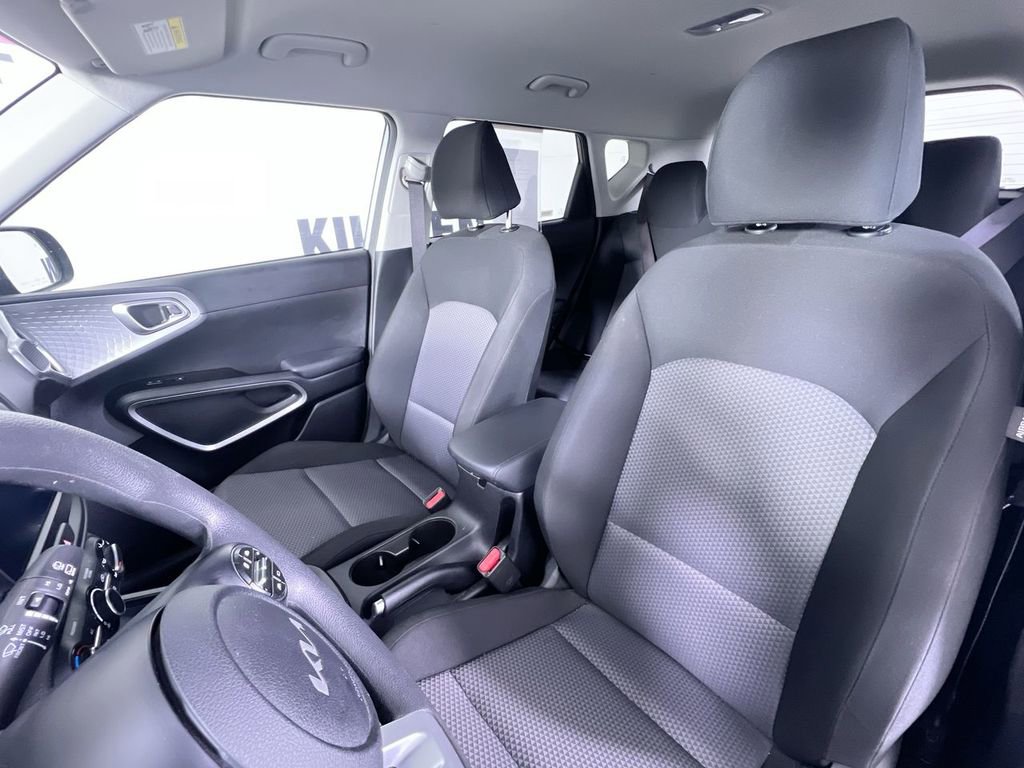 Used 2024 Kia Soul LX w/ Option Group 015 image 13