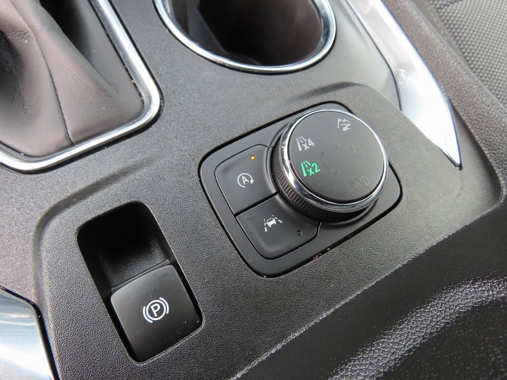 Used 2023 Chevrolet Traverse LT image 9