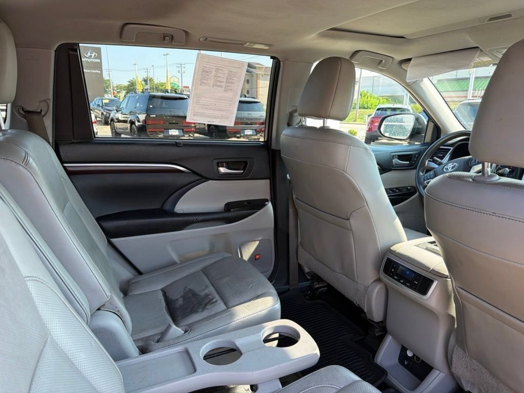 Used 2015 Toyota Highlander Limited AWD/4WD image 12