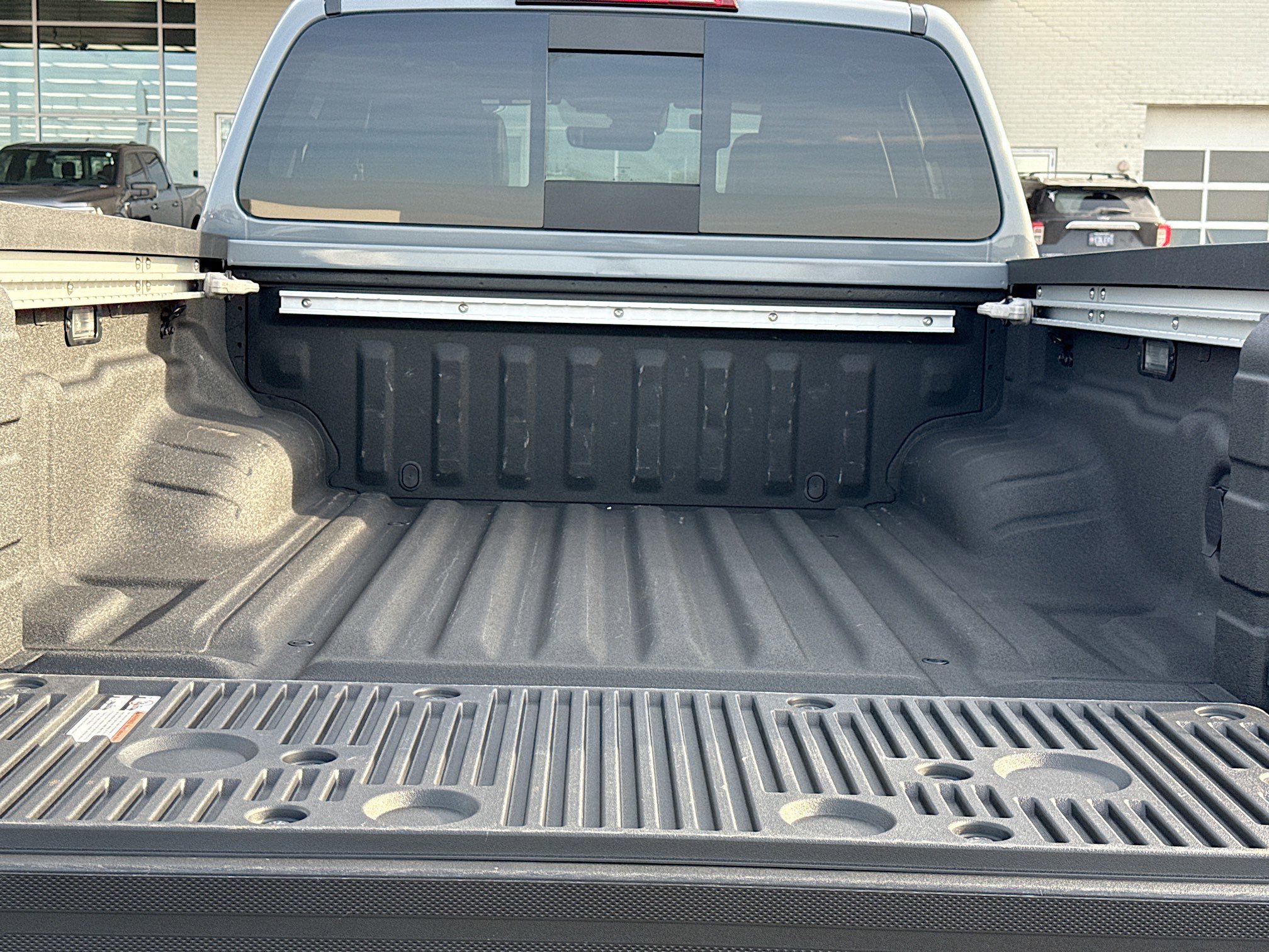 Used 2025 Nissan Frontier PRO-4X w/ Pro Premium Package image 7