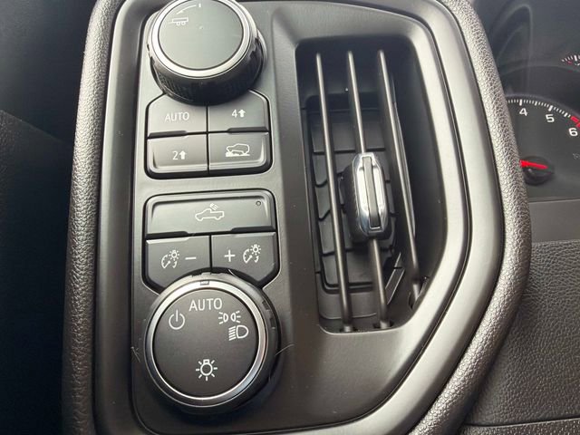 Used 2023 Chevrolet Silverado 1500 Custom AWD/4WD image 29