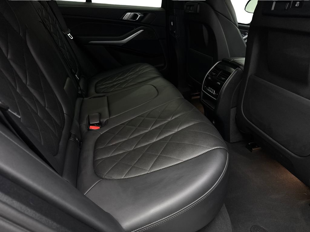 Used 2023 BMW X5 xDrive40i w/ Premium Package image 40