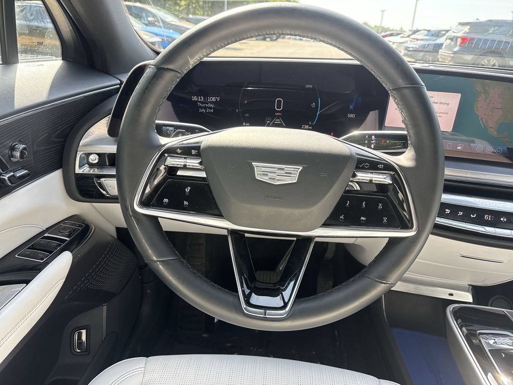 Used 2024 Cadillac Lyriq Luxury AWD/4WD image 11