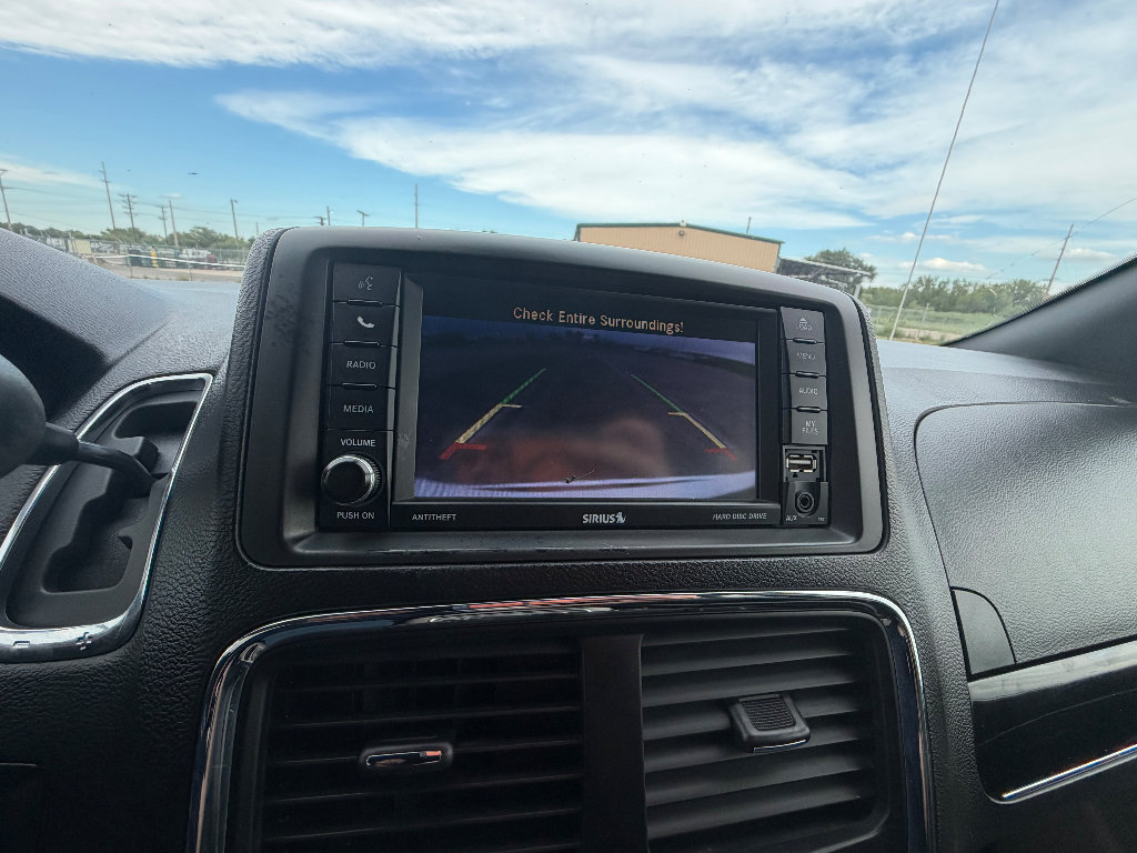 Used 2018 Dodge Grand Caravan SXT FWD image 22