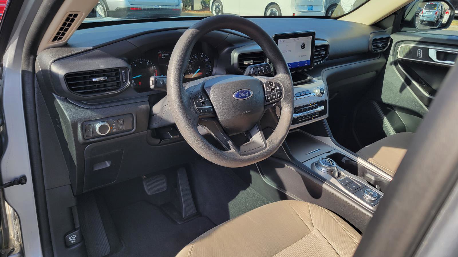 Used 2022 Ford Explorer Base image 21