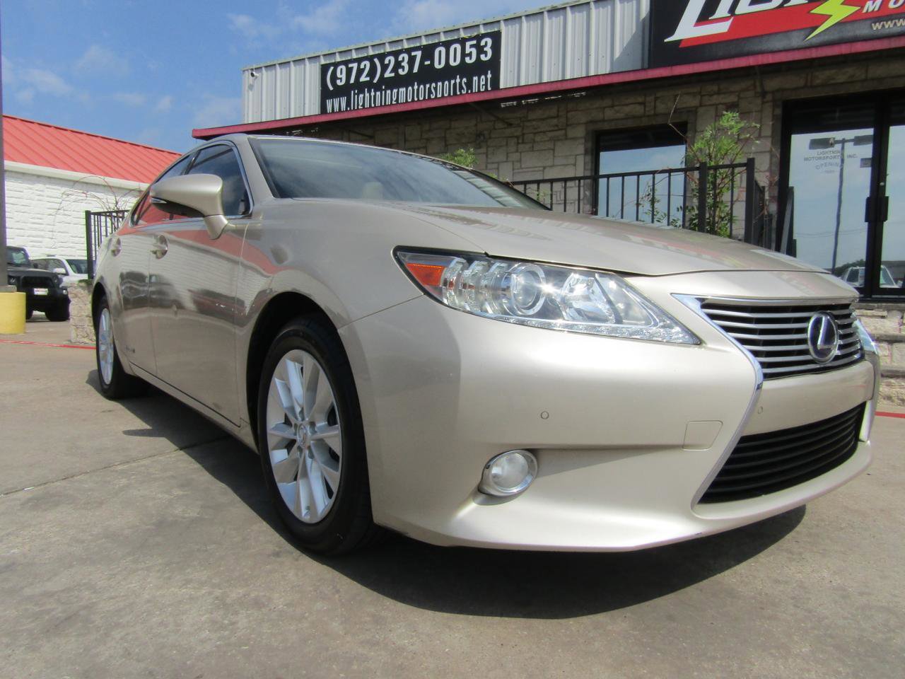 Used 2015 Lexus ES 300h w/ Premium Package w/Bamboo Trim FWD image 6