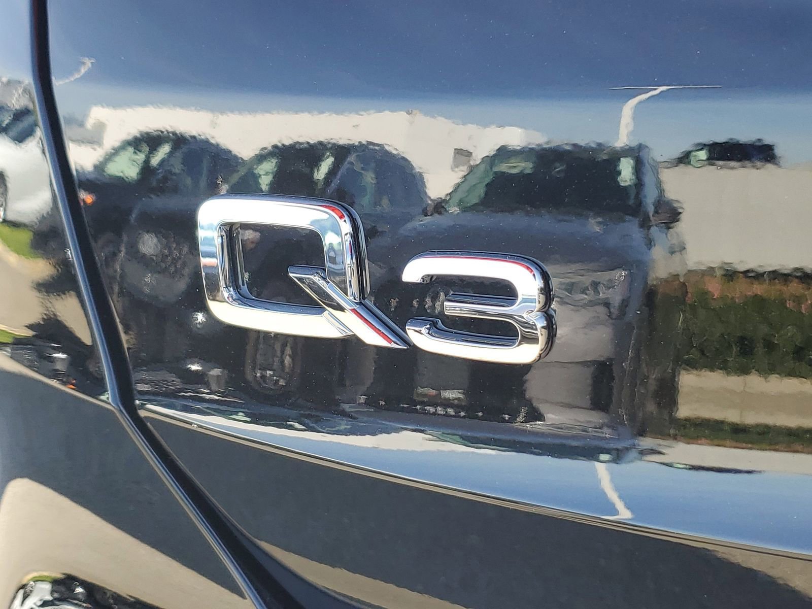 Used 2025 Audi Q3 2.0T Premium w/ Convenience Package image 7