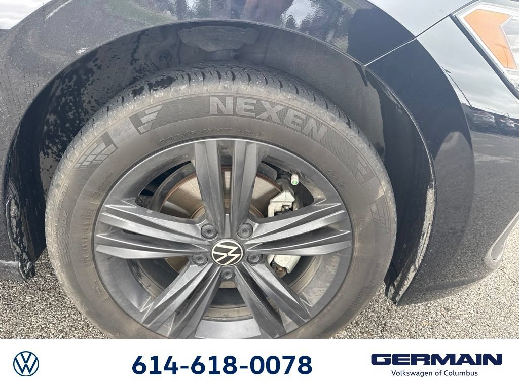 Used 2023 Volkswagen Jetta SE w/ Panoramic Sunroof Package FWD image 13