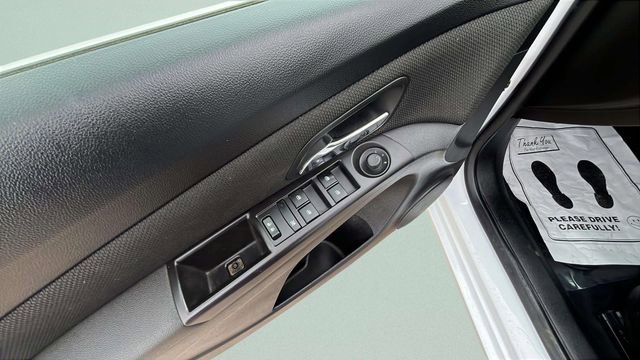 Used 2016 Chevrolet Cruze LT image 11