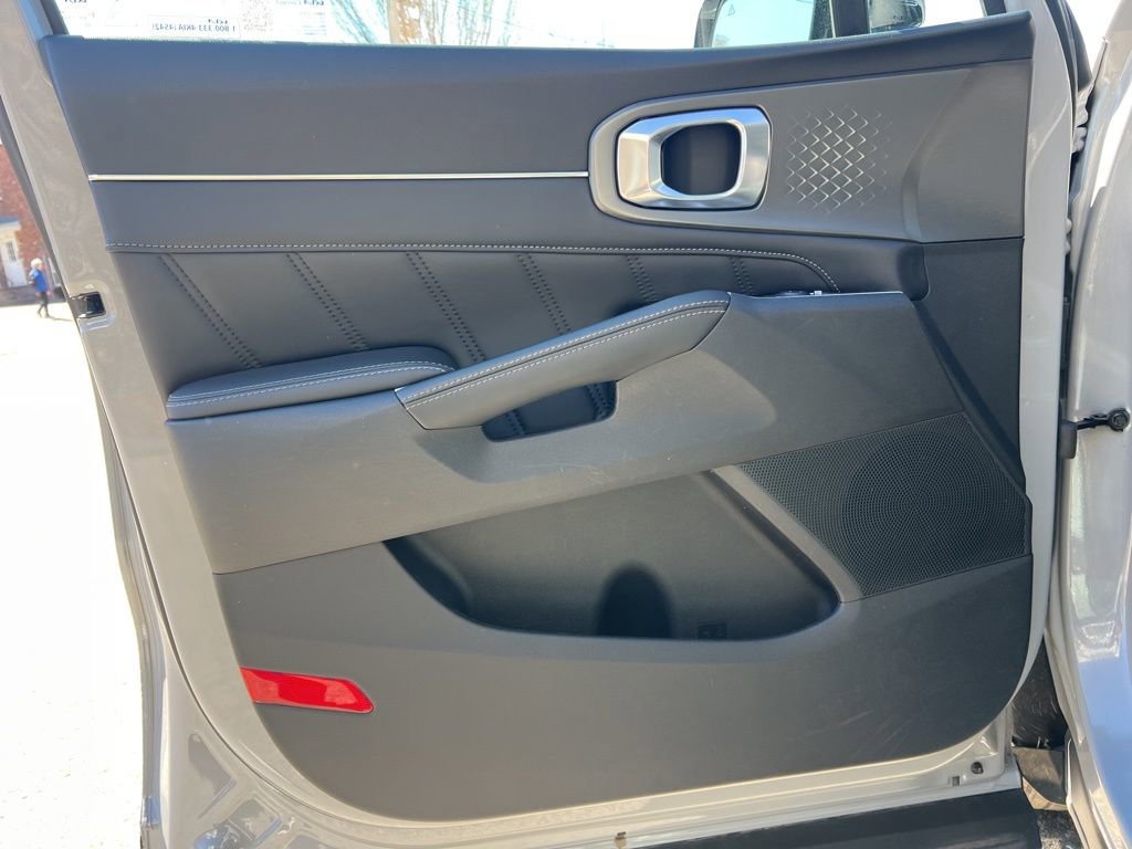 Certified 2023 Kia Sorento SX image 11