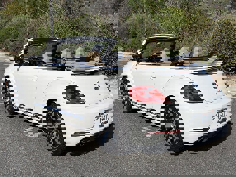 Used 2013 Volkswagen Beetle 2.0T image 2