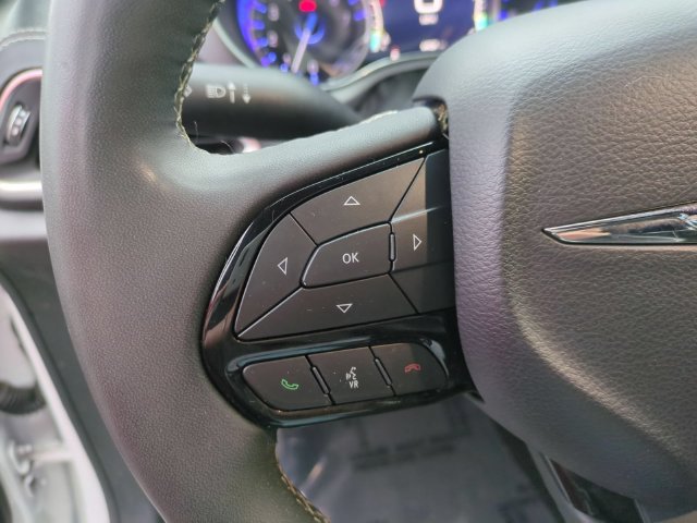 Used 2025 Chrysler Pacifica Limited FWD image 20