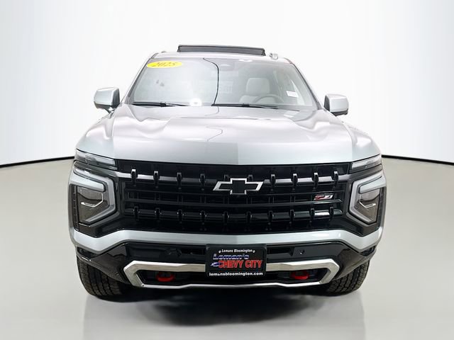 Used 2025 Chevrolet Suburban Z71 w/ Comfort Package image 2