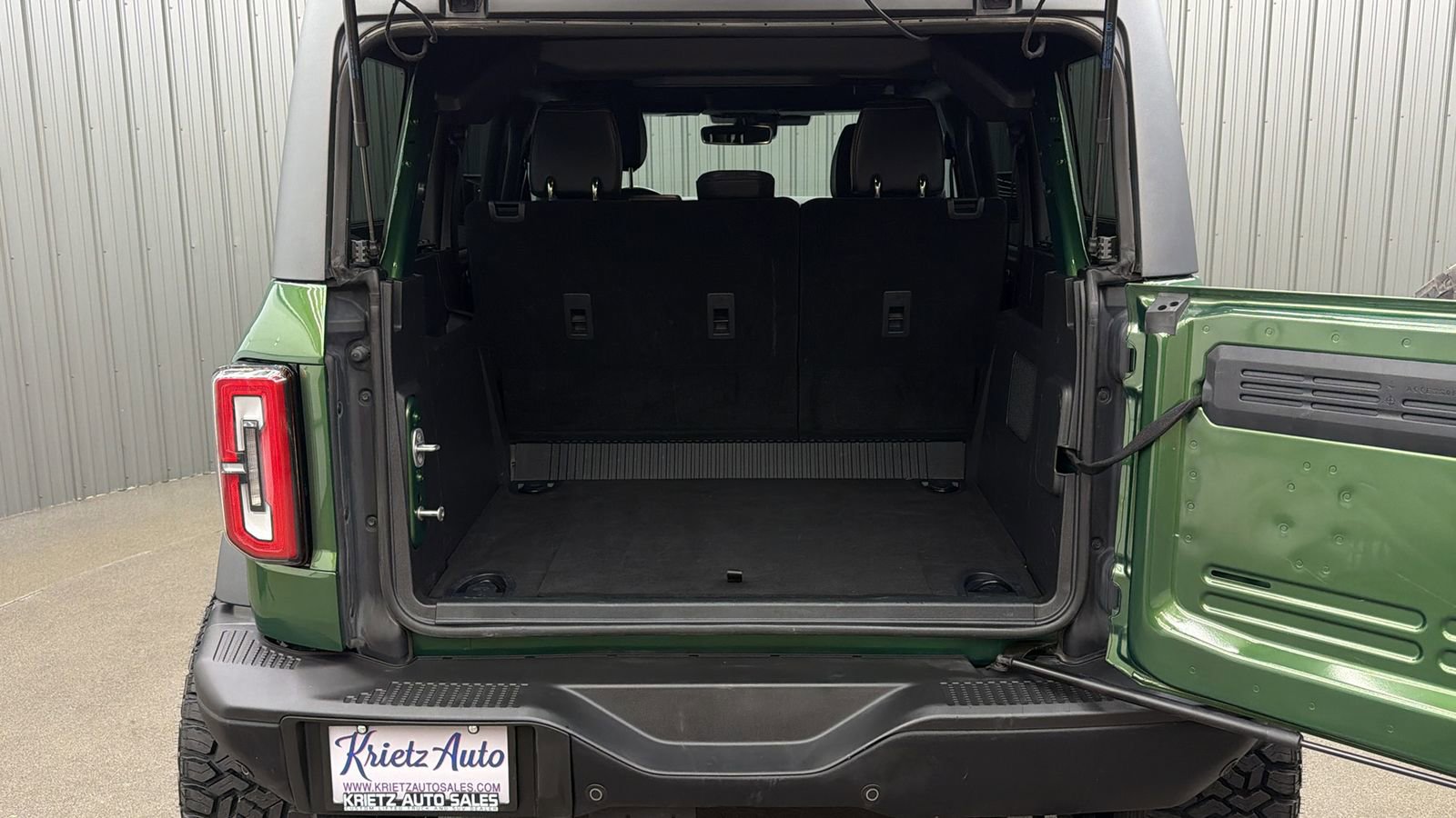 Used 2025 Ford Bronco Badlands image 13