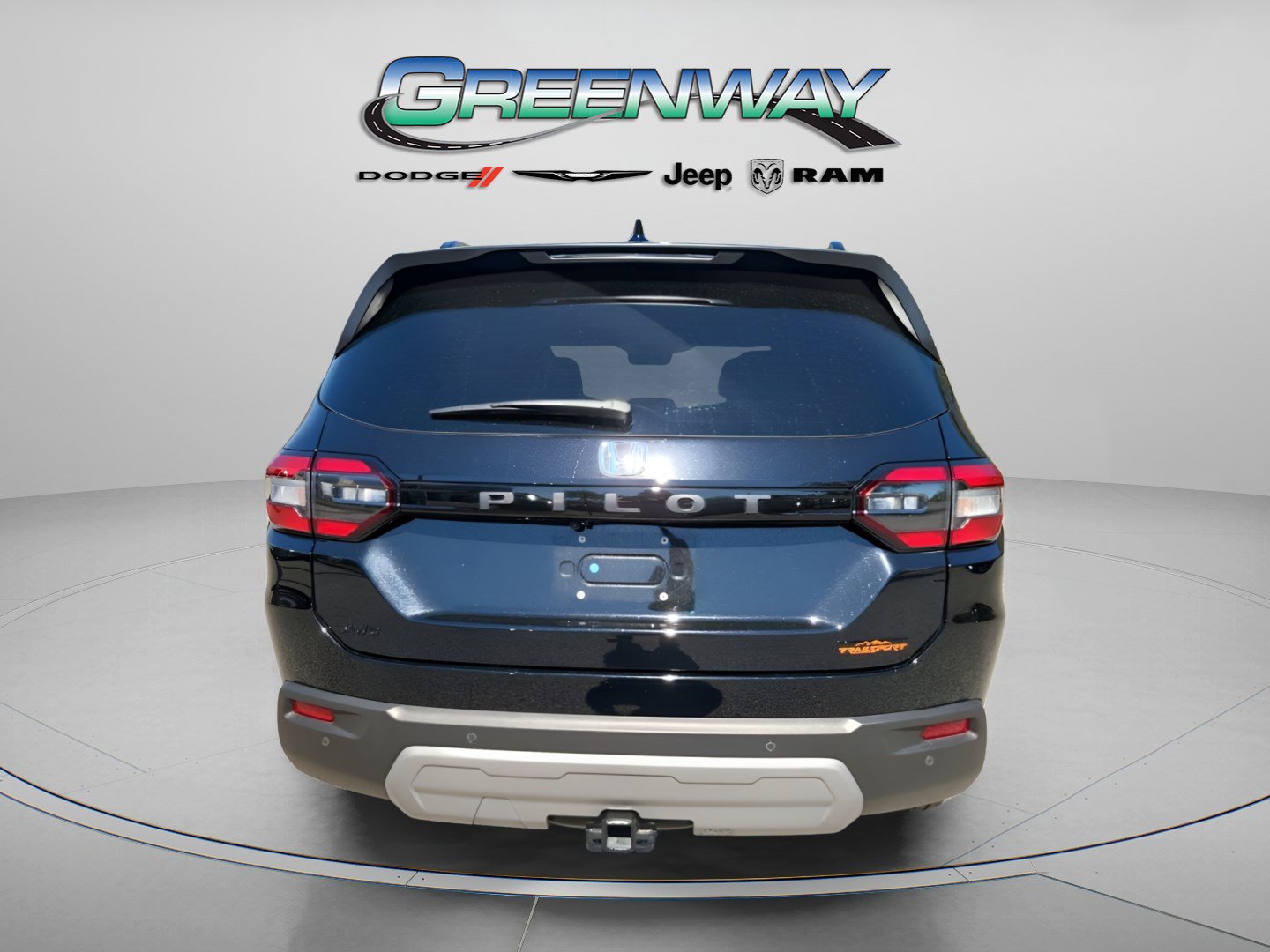 Used 2024 Honda Pilot TrailSport image 2