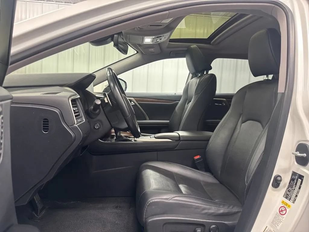 Used 2020 Lexus RX 350L Premium w/ Premium Package AWD/4WD image 11