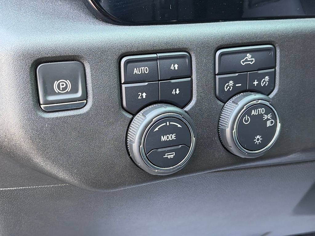 Used 2024 Chevrolet Silverado 1500 LT w/ Z71 Off-Road Package AWD/4WD image 19