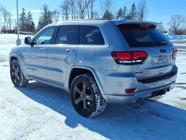 Used 2015 Jeep Grand Cherokee Altitude image 4
