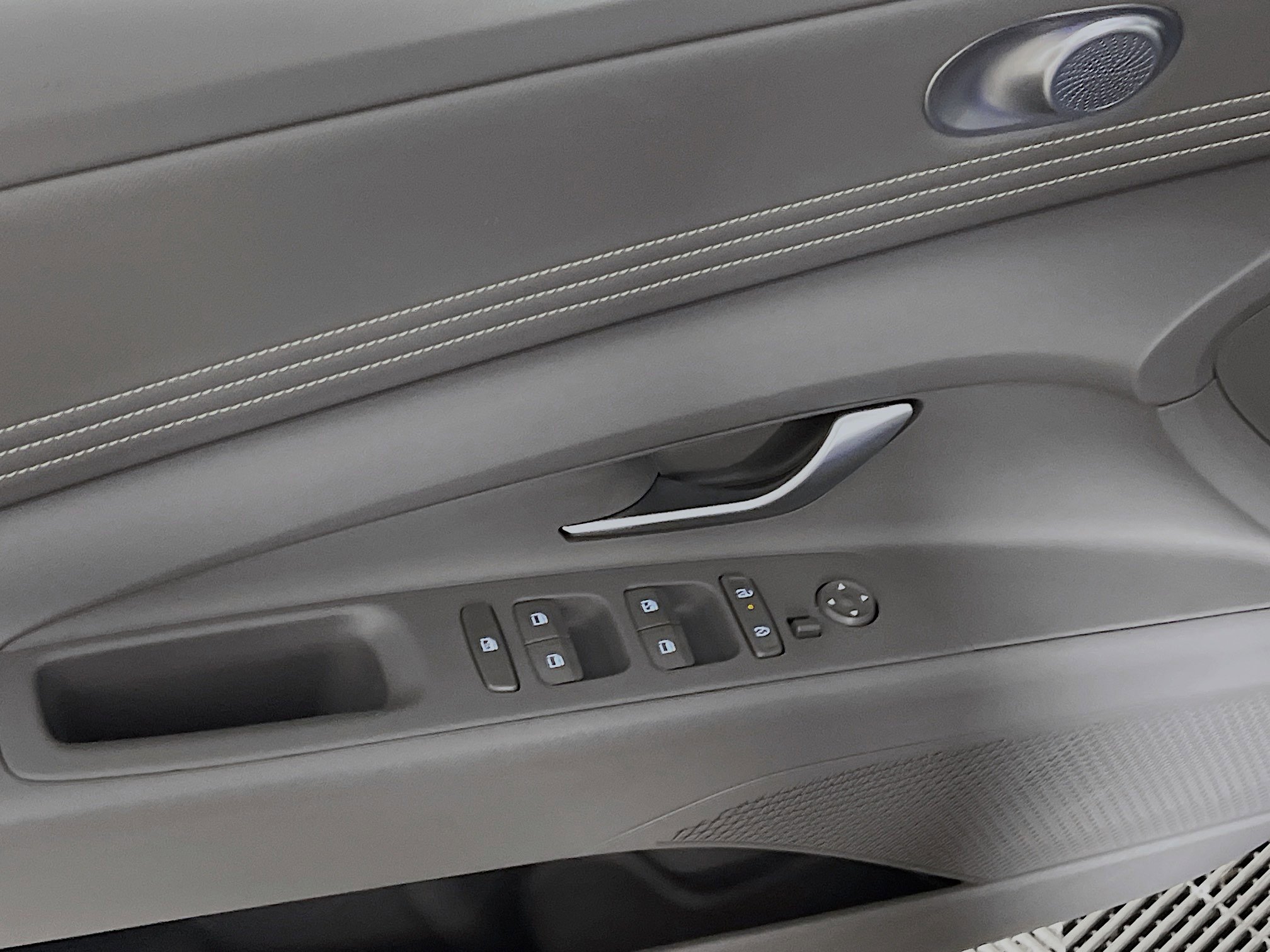 Used 2025 Hyundai Elantra SEL image 17