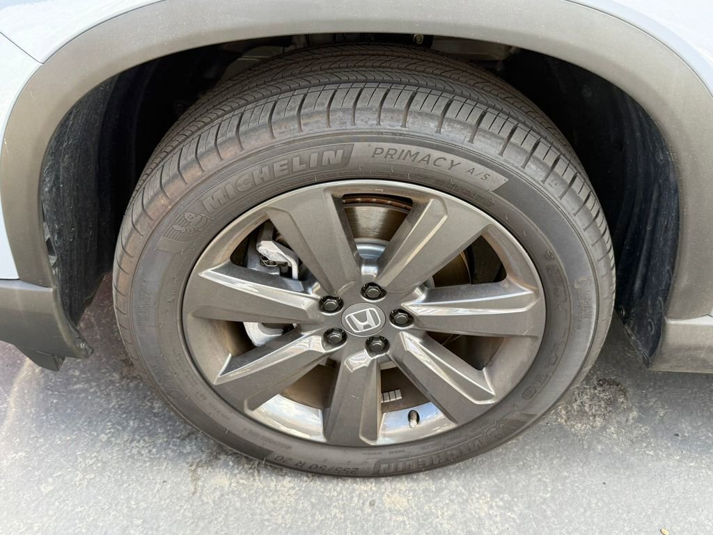 Used 2025 Honda Pilot Sport image 16