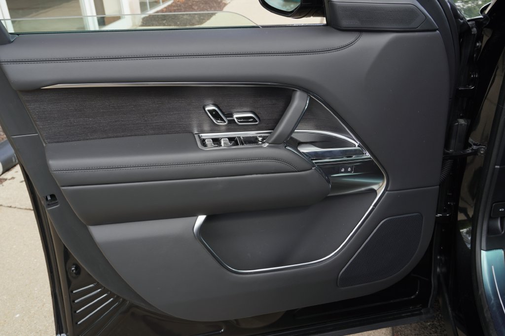 New 2026 Land Rover Range Rover SE AWD/4WD image 9