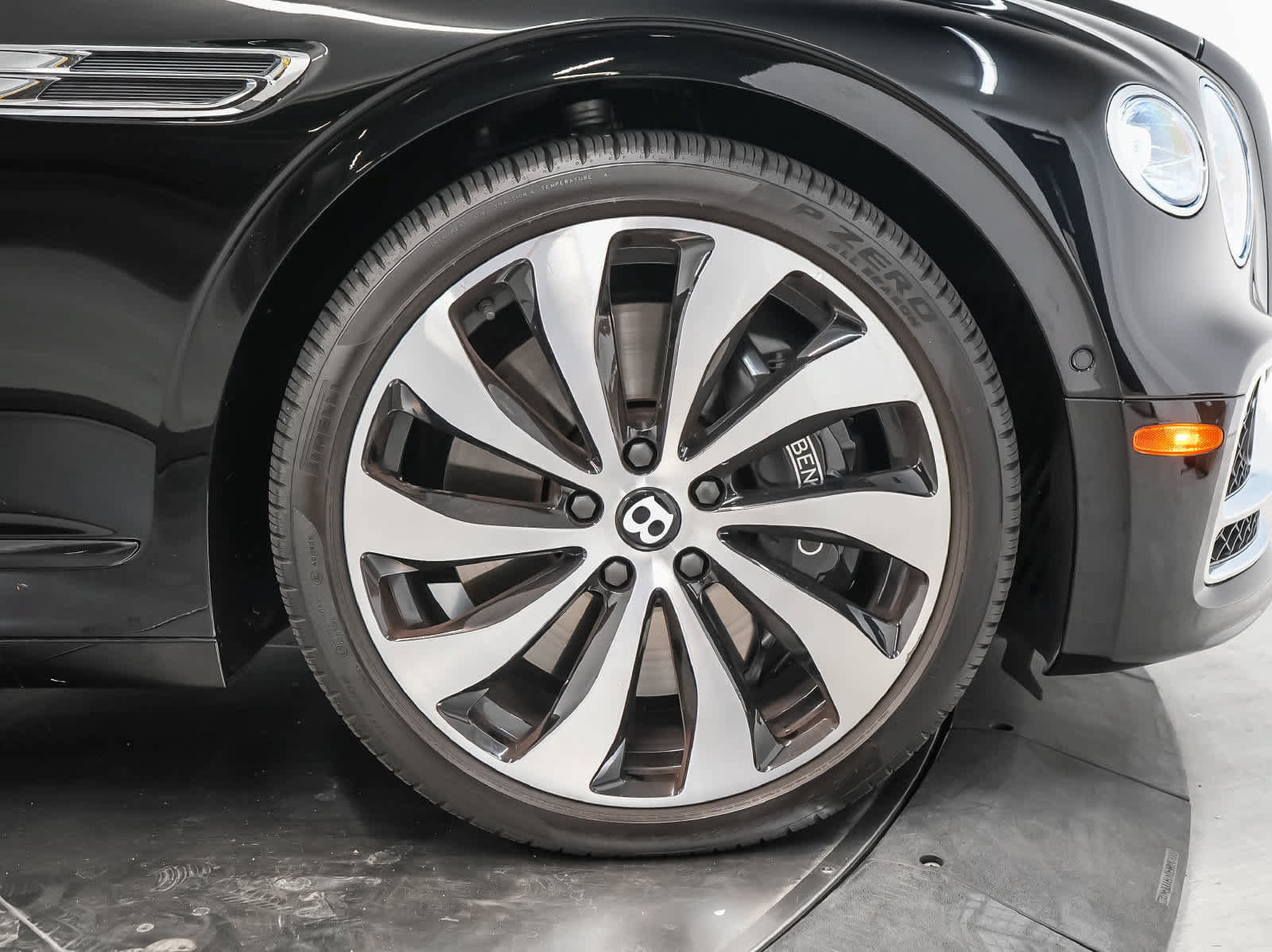 Used 2022 Bentley Flying Spur V8 AWD/4WD image 11