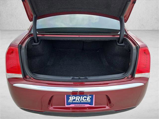 Used 2018 Chrysler 300 Touring L RWD image 6