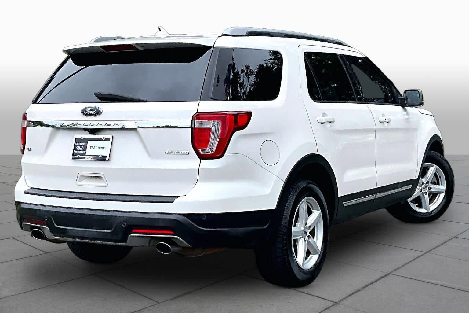 Used 2019 Ford Explorer XLT w/ Equipment Group 202A FWD image 13