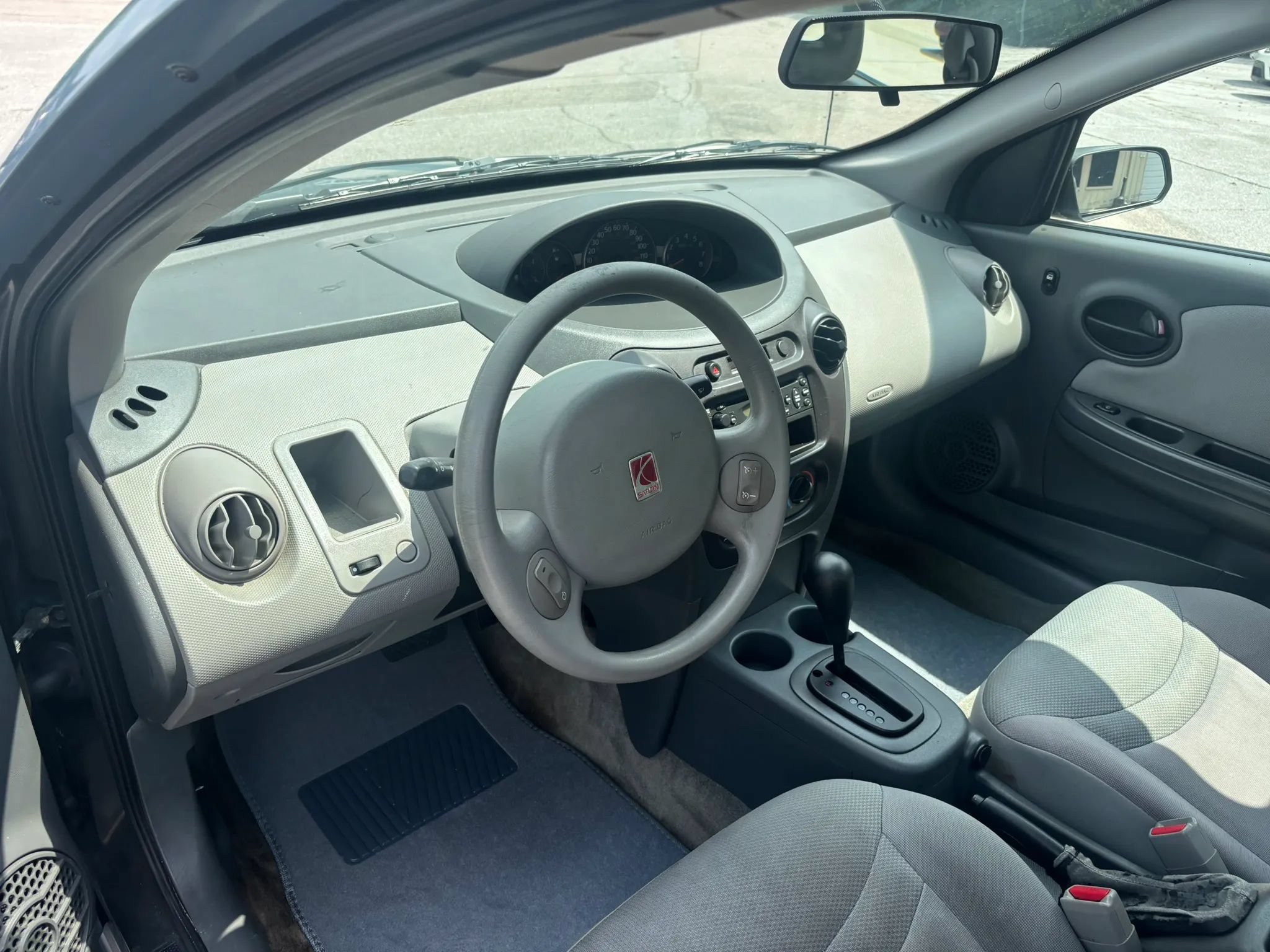 Used 2003 Saturn ION Level 2 w/ Convenience Pkg FWD image 8