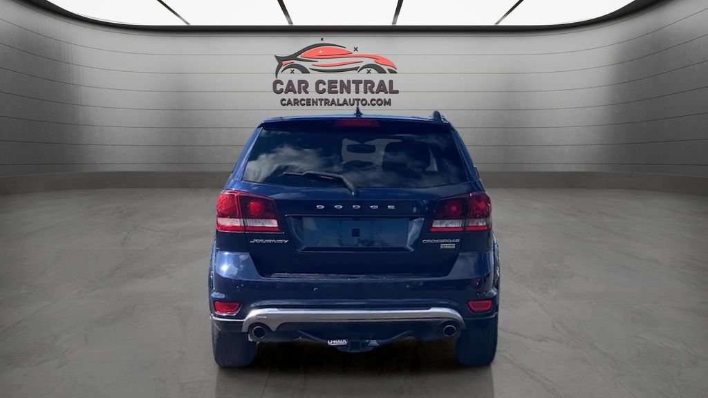 Used 2017 Dodge Journey Crossroad FWD image 4