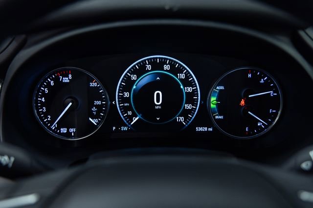 Used 2018 Buick LaCrosse Essence FWD image 2