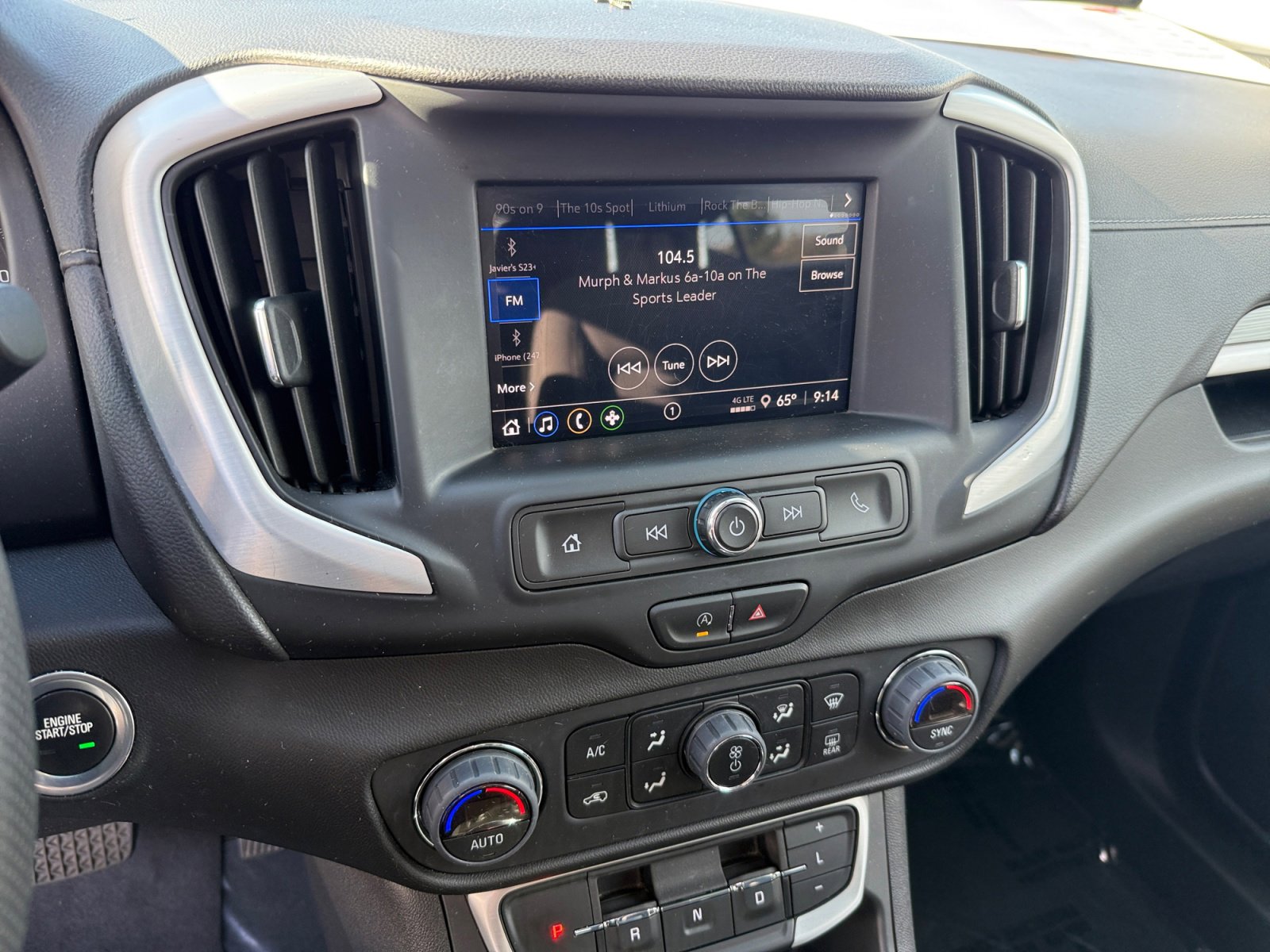 Used 2023 GMC Terrain SLE w/ Driver Convenience Package image 12