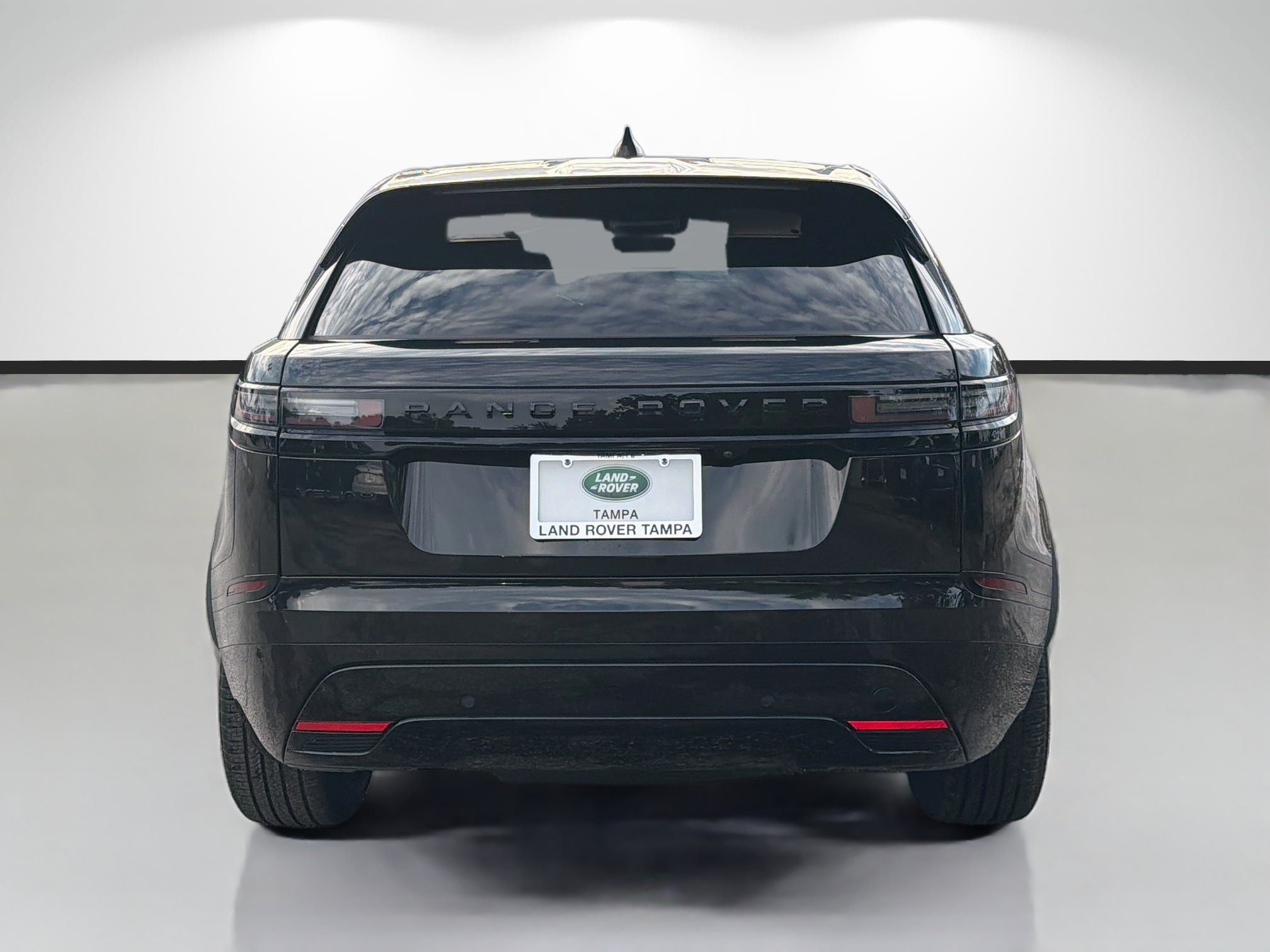 Used 2024 Land Rover Range Rover Velar Dynamic SE AWD/4WD image 4