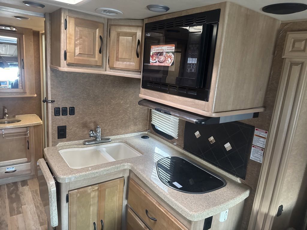 Used 2015 Mercedes-Benz Sprinter 3500 image 23