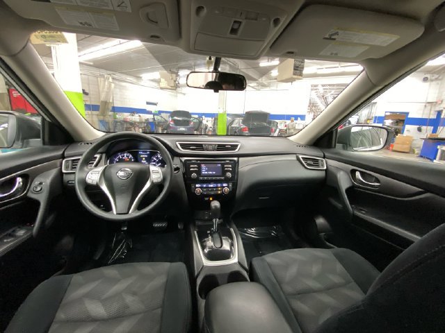 Used 2015 Nissan Rogue SV w/ SV Moonroof Package AWD/4WD image 29