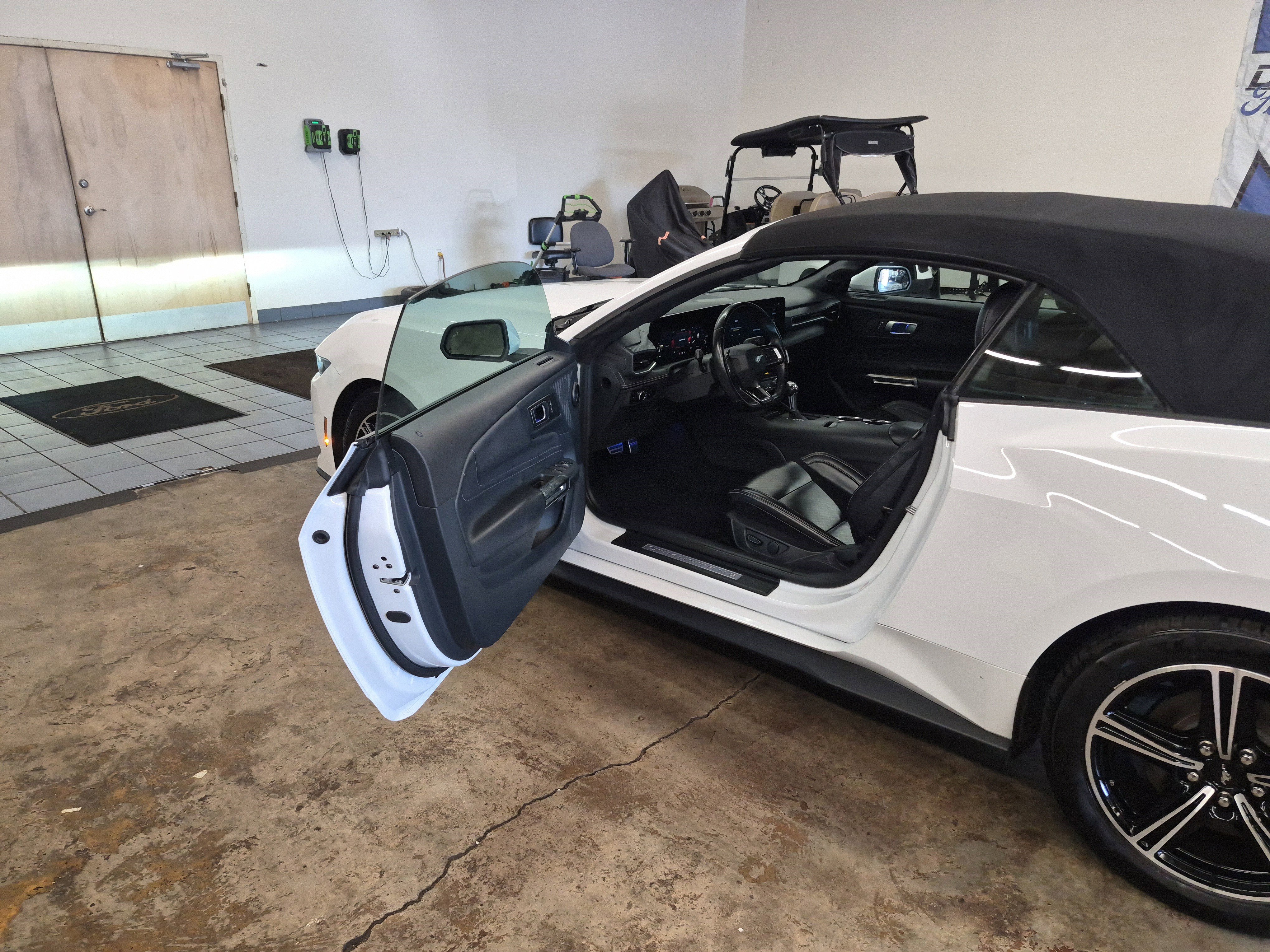 Used 2024 Ford Mustang Premium image 9