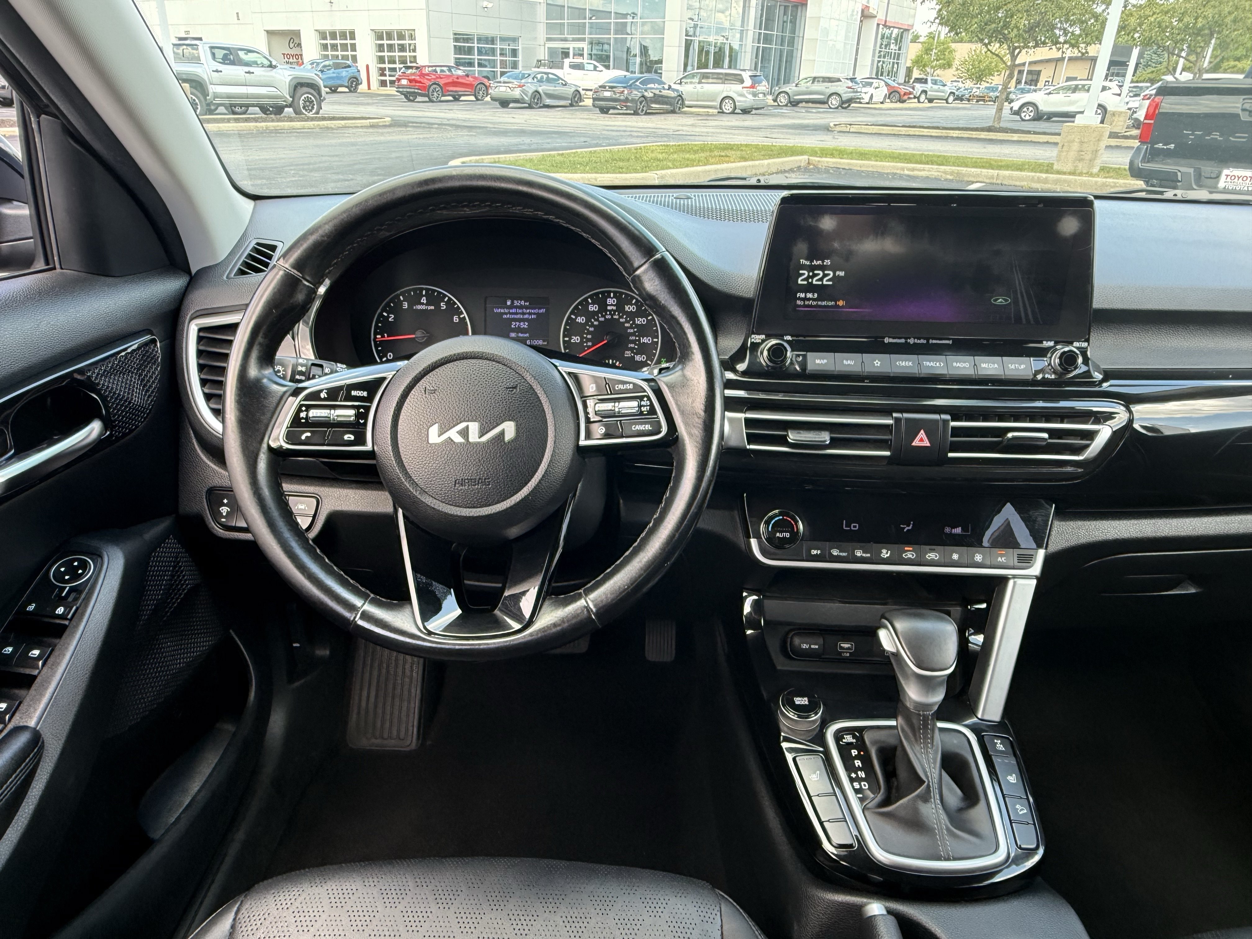 Used 2023 Kia Seltos EX AWD/4WD image 14