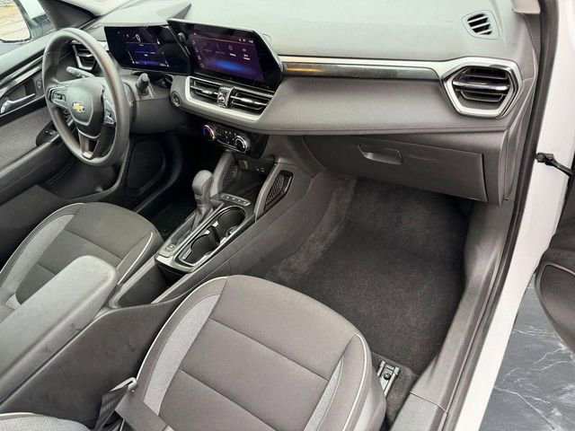 Used 2025 Chevrolet TrailBlazer LT image 6